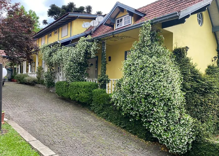 Aluguéis de temporada: Apartamentos Sulla Collina Centro de Gramado localizado próximo da rua Coberta