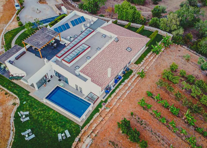 Vila da piscina: Mercedes Country House