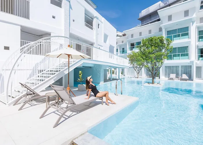 Hotel with pool: Prima Hotel Pattaya