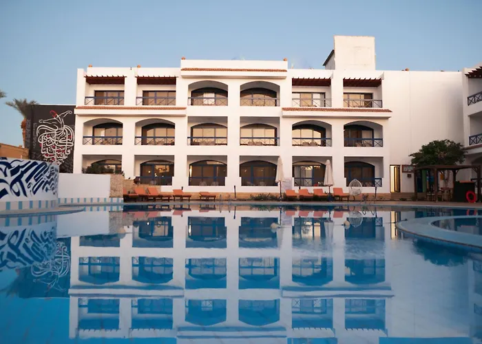 Hotel con piscina: El Khan Sharm Hotel