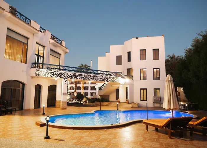 Hotel con piscina: El Khan Sharm Hotel