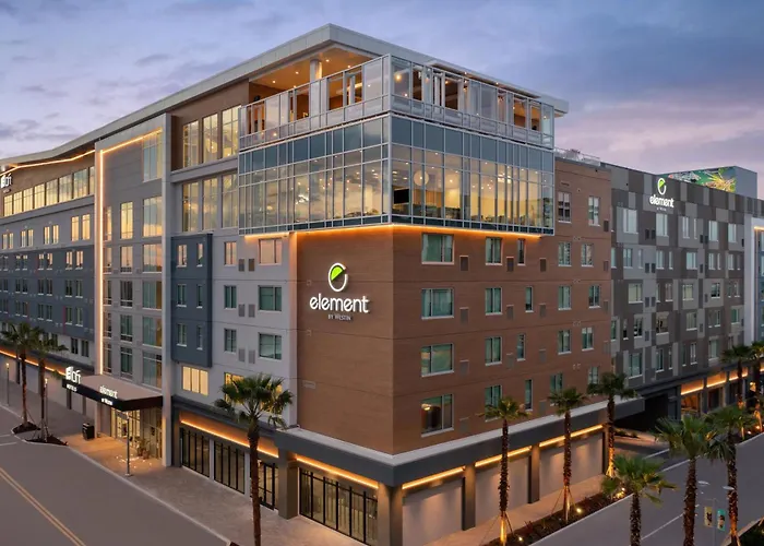 Luxury hotel only: Element Tampa Midtown