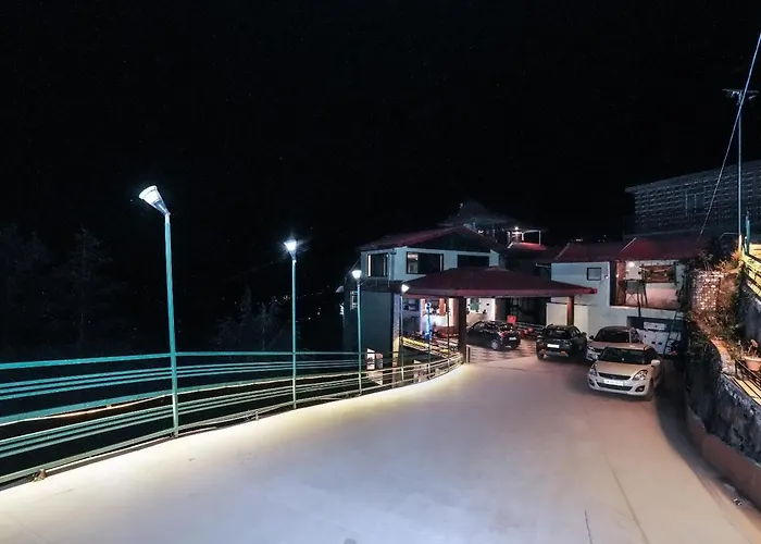 Nature Valley View Resort Mashobra !! Luxury Choice !! Gaming Zone !! Open Terrace !! Big Parking