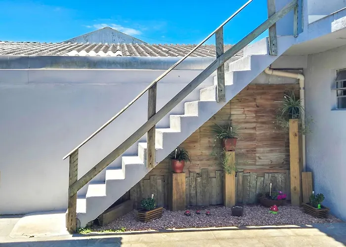 Residencial da Bia - Casas com 2 Dorms, Ar e Piscina Térmica e Coberta na Praia da Cal