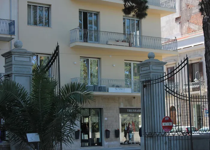 Hotel con tennis: Sunset Guest House