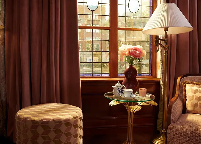 Hotel with view: Hotel Estherea