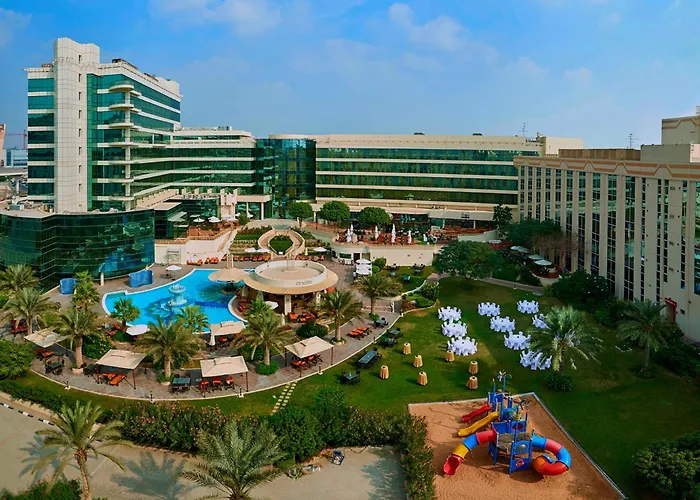 Hotel with pool: Copthorne Airport Hotel Dubai