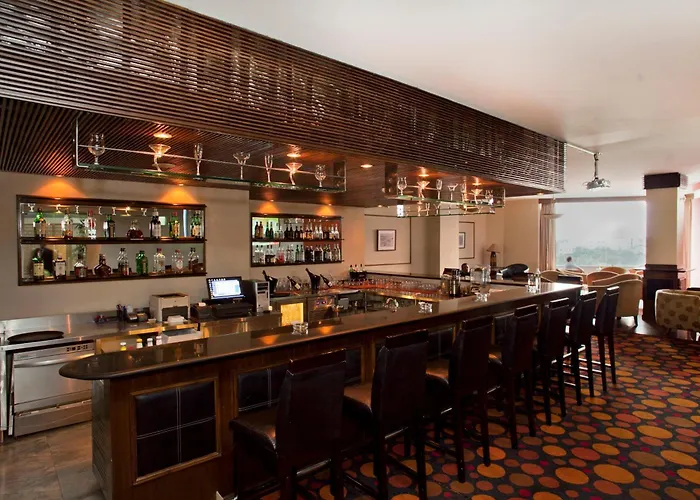 Lakeshore Hotel & Apartments