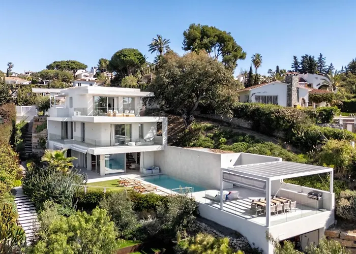 Luxury Villa Alma Pool, Garden & Parking