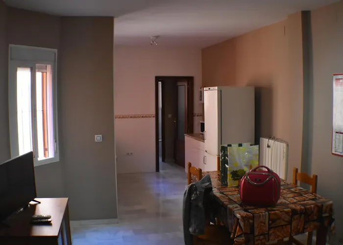 Cheap hotel: Hostal Alamare