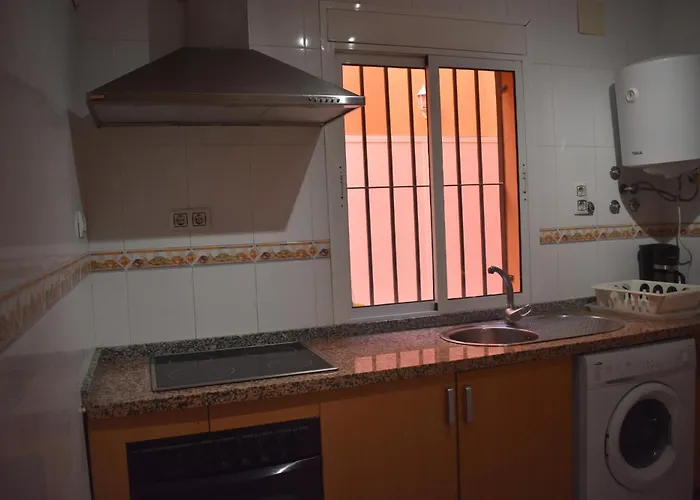 Cheap hotel: Hostal Alamare