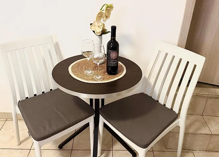 Self Catering: Perello Old Town