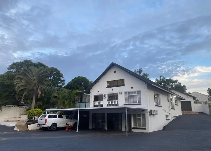 Dwengu Guest House
