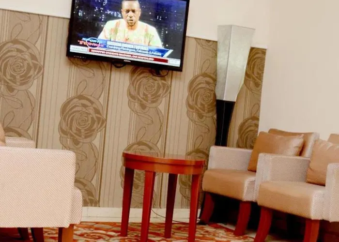 Nippon Grand Hotel And Apartment