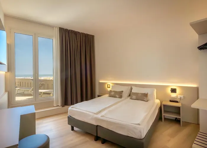 Hotel con tennis: Hotel Delfino