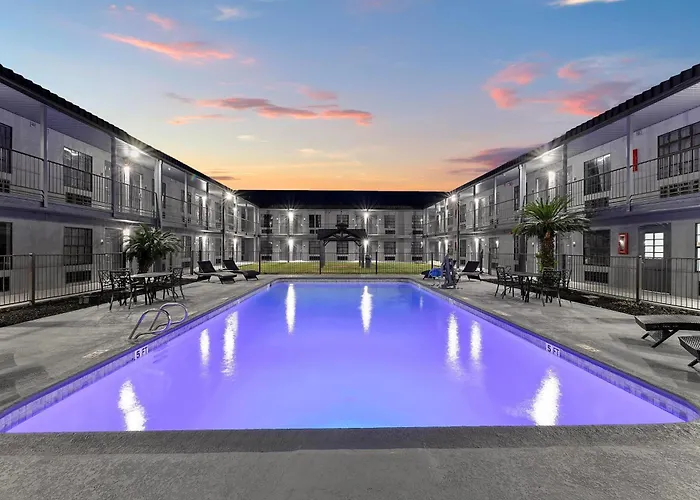 Resort: Baymont By Wyndham San Antonio Near Lackland Afb