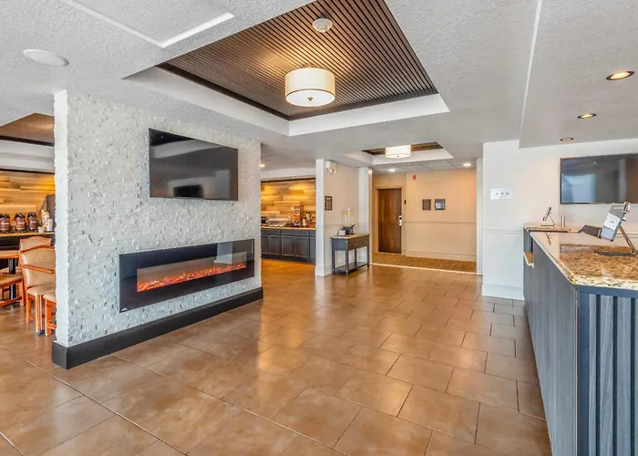 Comfort Inn & Suites Thousand Islands Harbour District
