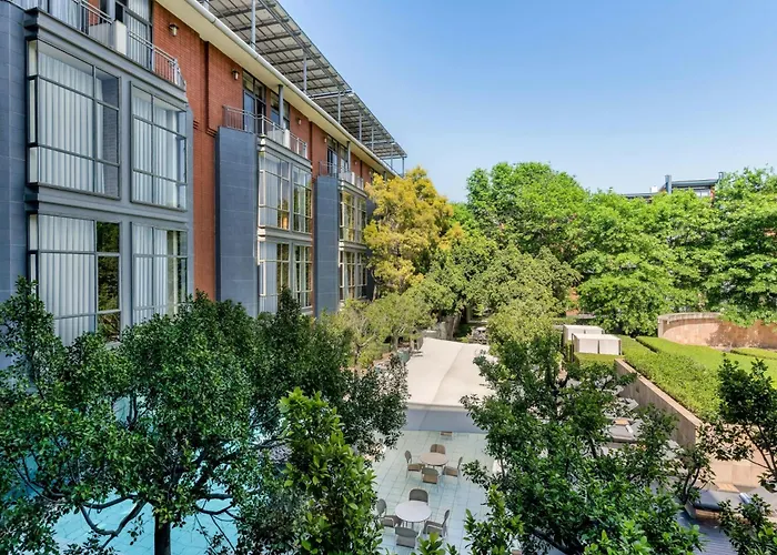 African Pride Melrose Arch, Autograph Collection