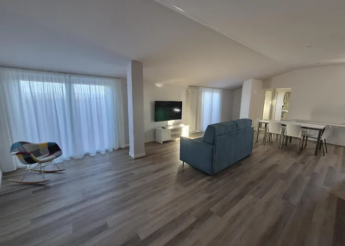 Hotel Max Lazise &Appartamenti - A Due Passi Dai Parchi Piu Famosi
