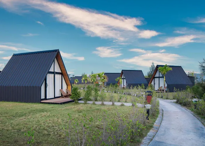 Summer Bay Beach Club & Cabins