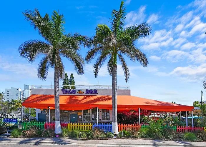 Hollywood Beach Suites And Hotel