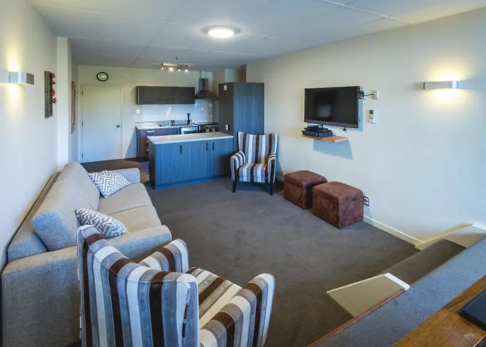 Lomond Lodge Motel & Apartments