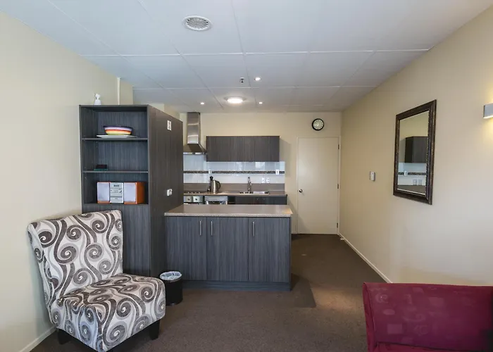 Lomond Lodge Motel & Apartments