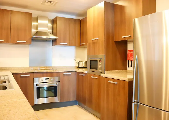 Luxury hotel only: La Suite Dubai Hotel & Apartments