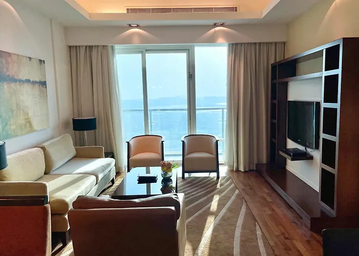 Luxury hotel only: La Suite Dubai Hotel & Apartments