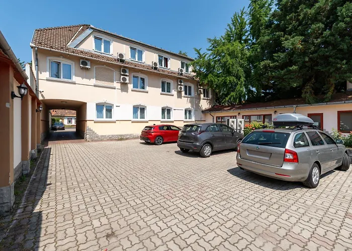 Hotel Palota City