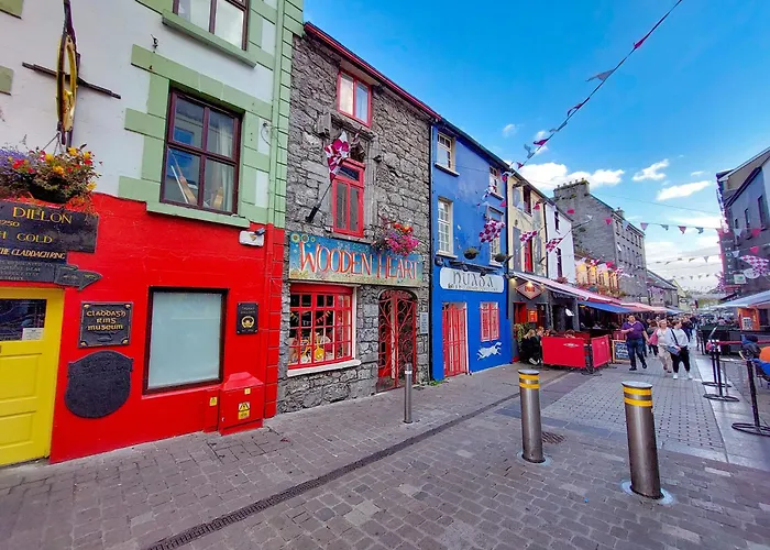 Luxury hotel only: Maldron Hotel Sandy Road Galway