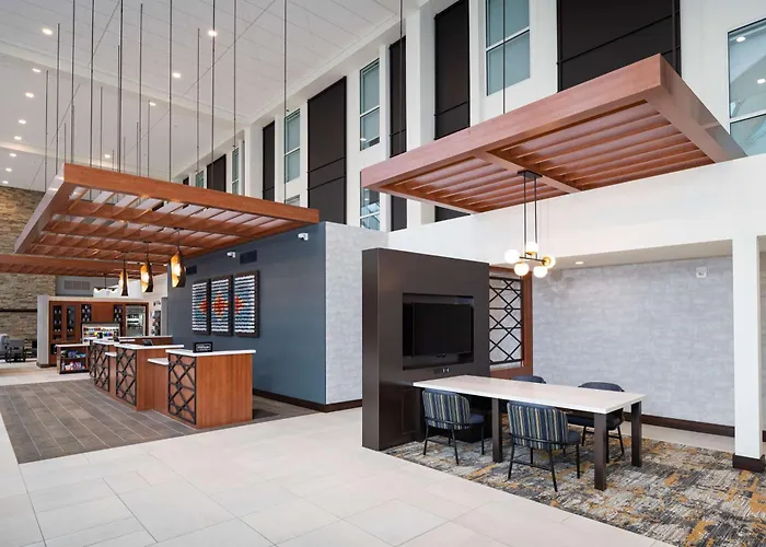 Airport Hotel: Doubletree By Hilton Madison East