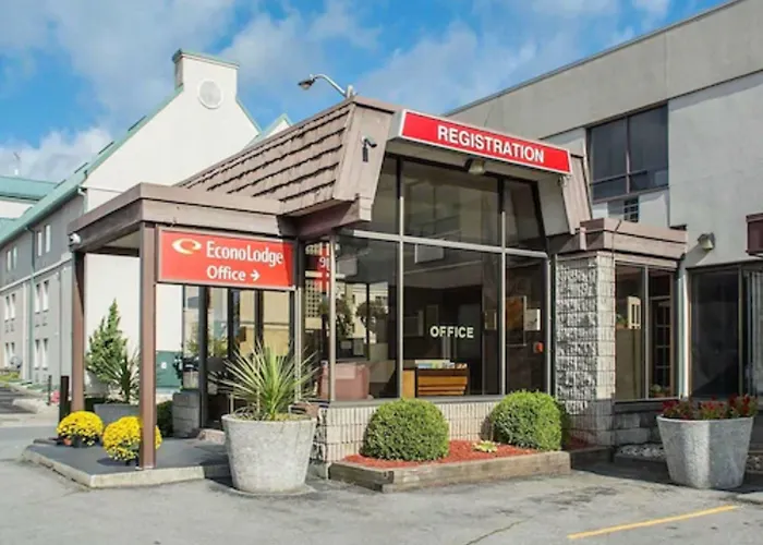 Econo By The Falls