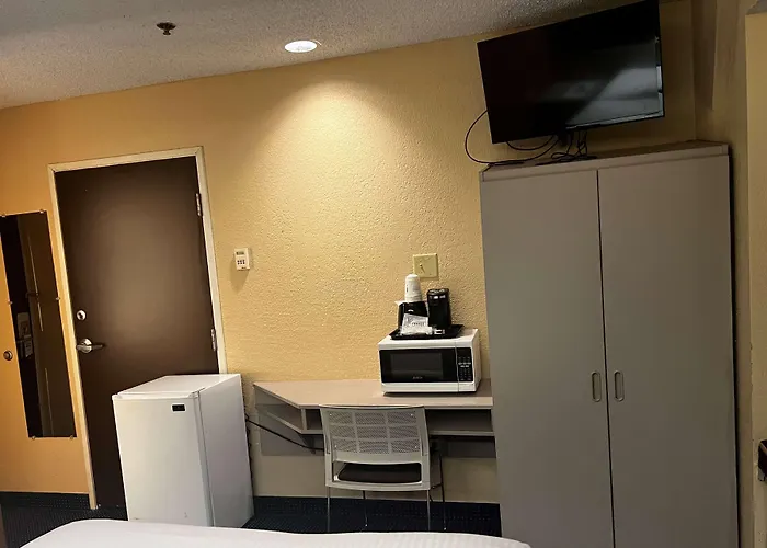 Microtel Inn & Suites By Wyndham Houston