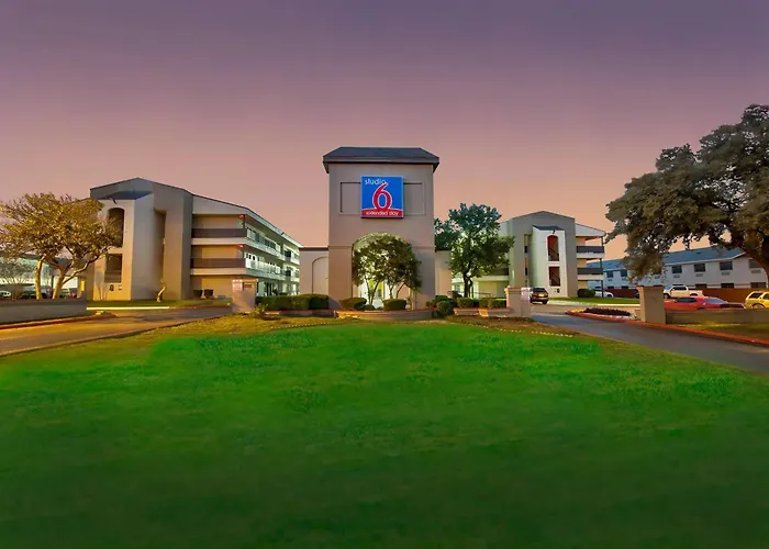 Cheap hotel: Studio 6-San Antonio, Tx - Airport