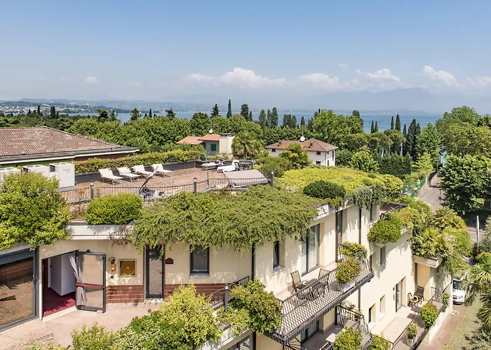 Admiral Hotel Villa Erme