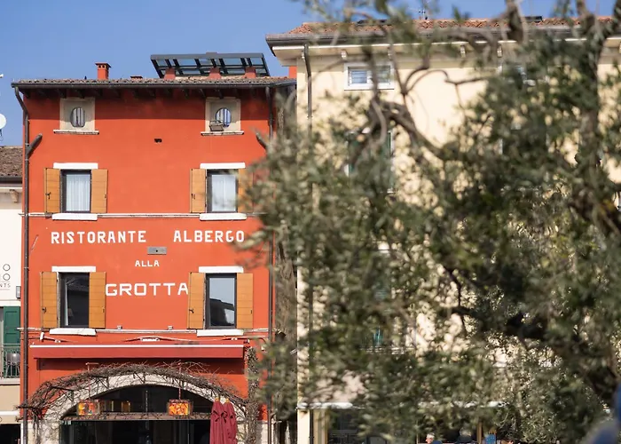 Alla Grotta