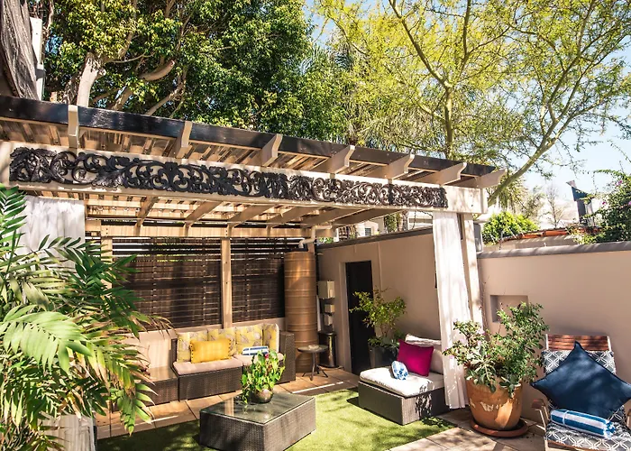 Point B Guest House -Sustainable Solar Energy