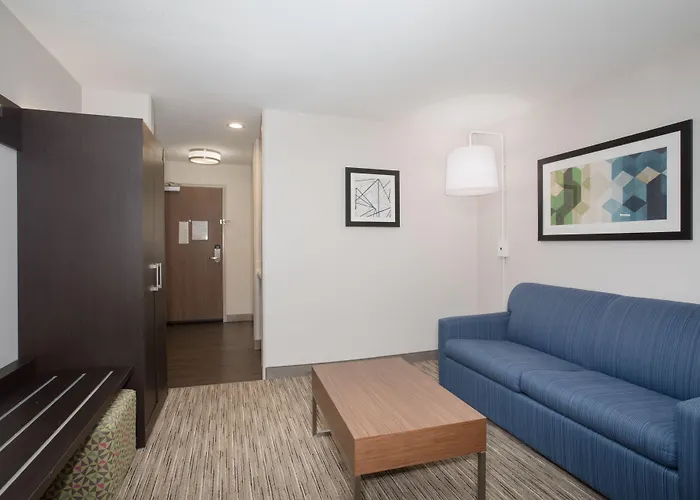 Holiday Inn Express Hotel & Suites Longmont By Ihg