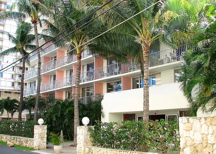 Pet Friendly hotel: Ewa Hotel Waikiki