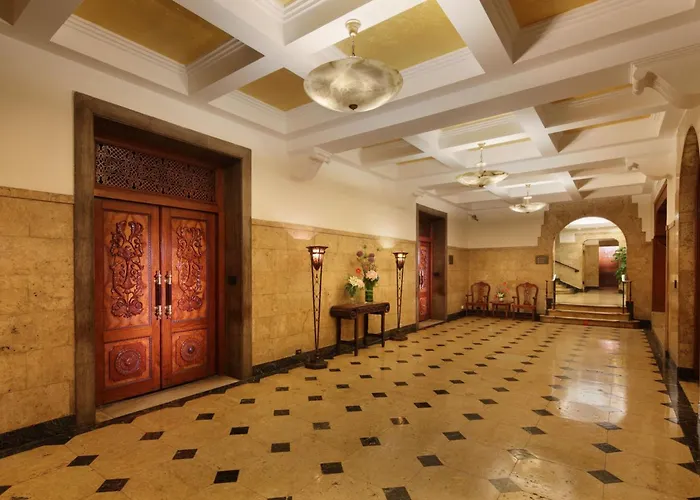 Hotels With Four Stars Jing An