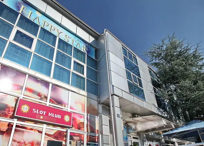 Happy Star Club