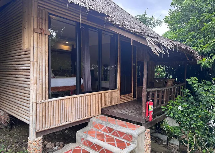 Hotel near College: Chunut House Resort