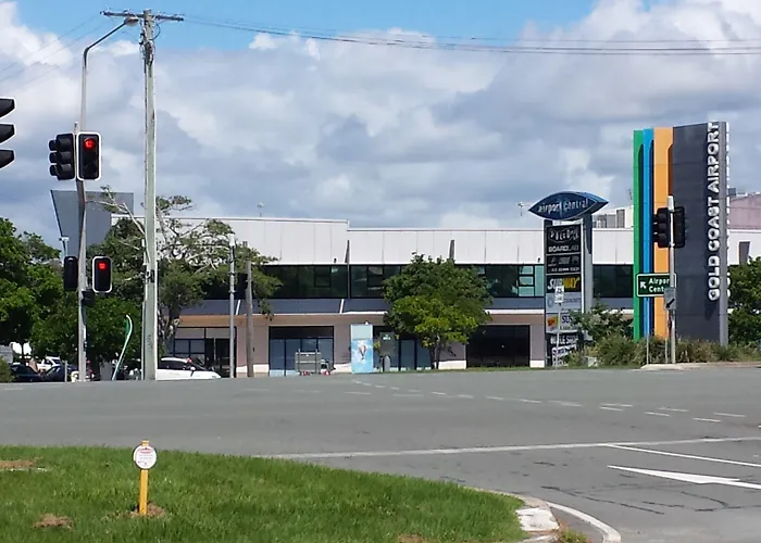 Gold Coast Airport Motel - Only 300 Meters To Airport Terminal