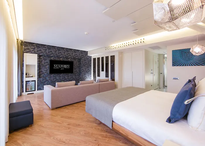 Resort: Maroon Hotel Pera