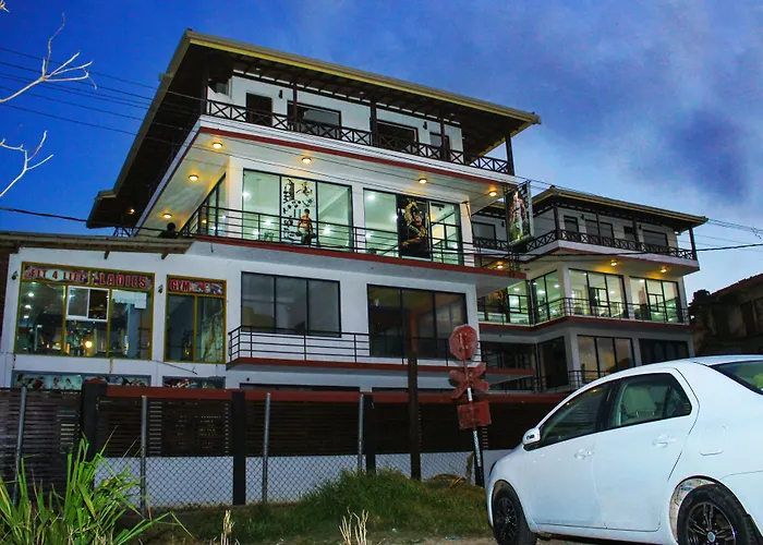 Cozy Sea View Inn
