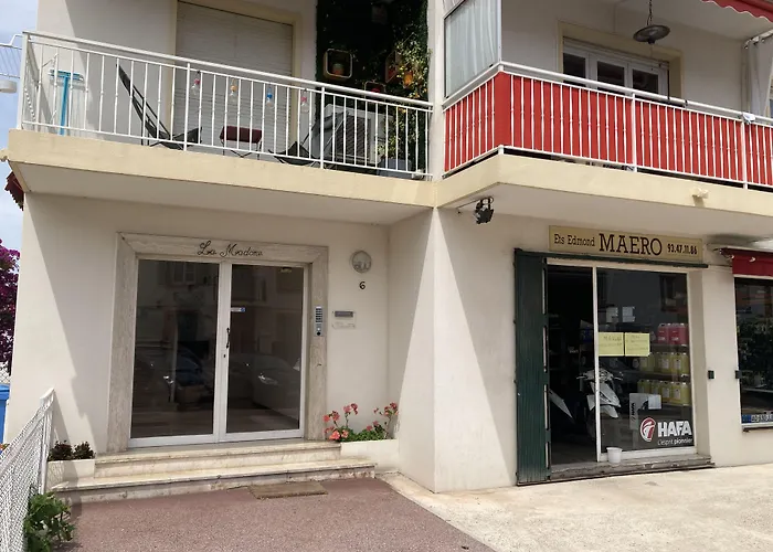  Cannes City B&B