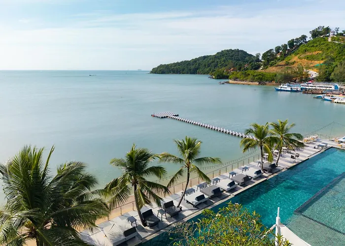 5 star hotel: Hotel Tide Phuket Beachfront