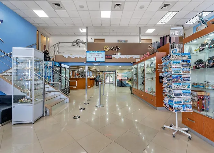 Pet Friendly hotel: Rodeway Inn & Suites Fort Lauderdale Airport & Cruise Port