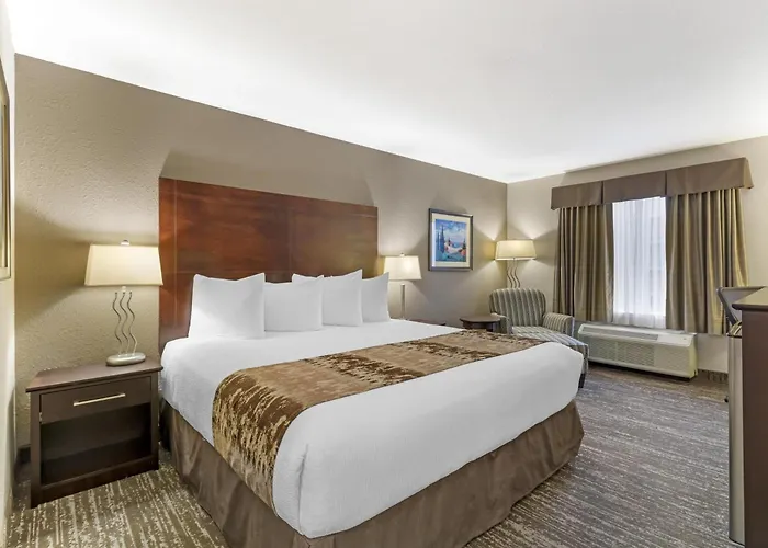 Best Western Plus Pembina Inn & Suites